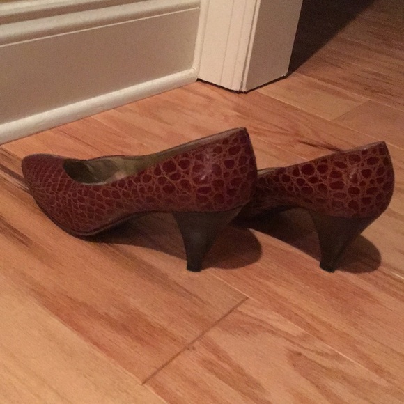 Vintage Bruno Magli Pumps - Picture 3 of 3